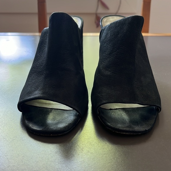 SAKS FIFTH AVE black pumps - Picture 7 of 12